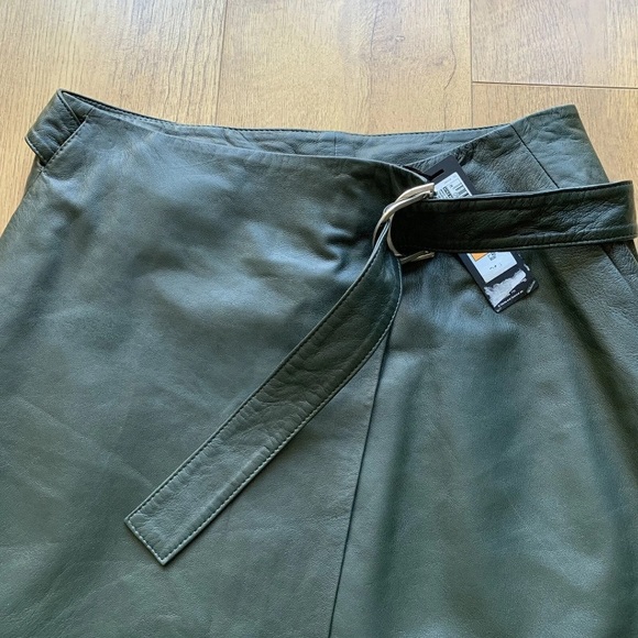 Marks and Spencer autograph real leather skirt size 10 - Picture 4 of 8